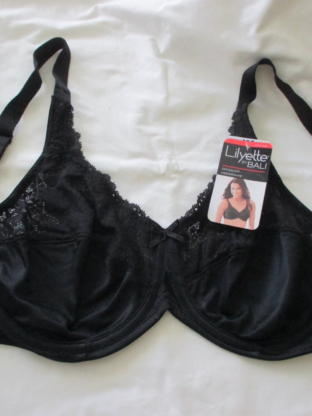 NWT - Lilyette by Bali  - Minimizer Underwire - sz 40C- MSRP $48.00
